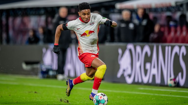 CHRISTOPHER NKUNKU: Der Franzose leidet immer noch unter einer Blessur und wird gegen Stuttgart nicht auflaufen können. Seine Rückkehr ist für das Spiel gegen den BVB geplant.