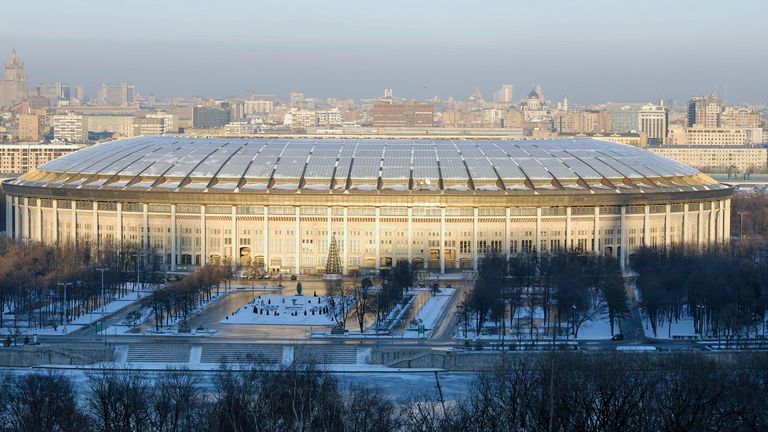 Fila 10: Estadio Olímpico Luschniki, Moscú (78,360 asientos)
