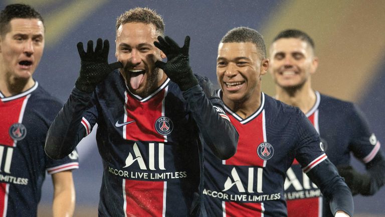 Paris Saint-Germain: Der französische Serienmeister um seine Superstars Neymar und Kylian Mbappe thront zwar an der Tabellenspitze, ist aber mit dem Zweiten Lille punktgleich (beide 42 Zähler). Der Dritte Olympique Lyon lauert dahinter (40 Punkte).