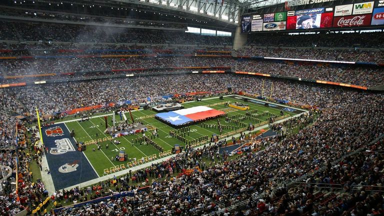 2004 Reliant Stadium (Houston, Kapazität: 71.500 Plätze) - New England Patriots - Carolina Panthers 32:29