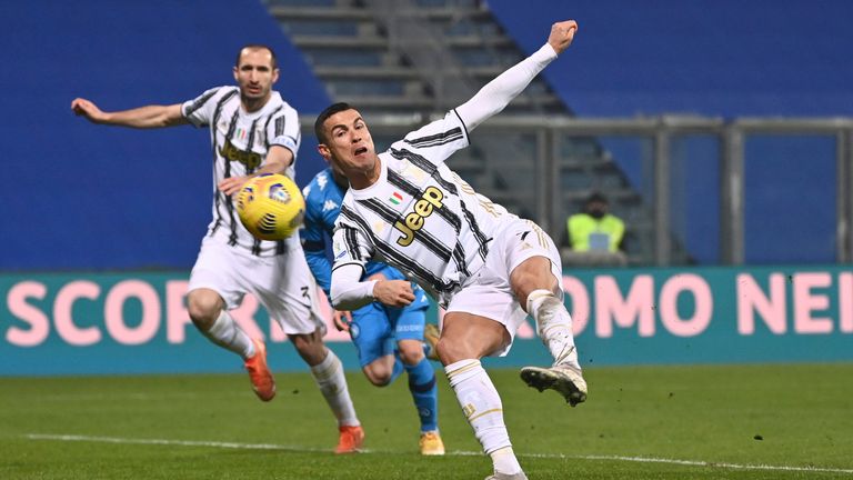 Cristiano Ronaldo trifft historisch gegen den SSC Neapel.