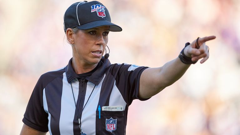 Sarah Thomas schreibt Anfang Februar beim Super Bowl NFL-Geschichte als erste weibliche Schiedsrichterin im Endspiel. 