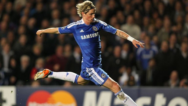 2011: Fernando Torres (r.) - vom FC Liverpool zum FC Chelsea - Ablösesumme: 58,5 Millionen Euro