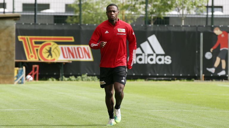 ANTHONY UJAH ist nach seiner Knie-OP im Sommer wieder im Lauftraining. Bis zu seinem Comeback muss er sich aber noch etwas gedulden.