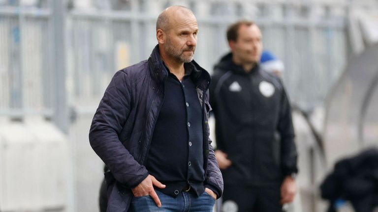 Bernhard Trares, Cheftrainer der Würzburger Kickers, hat einen Coronafall in seinem Kader zu beklagen.