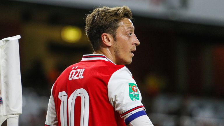 Mittelfeld: Mesut Özil