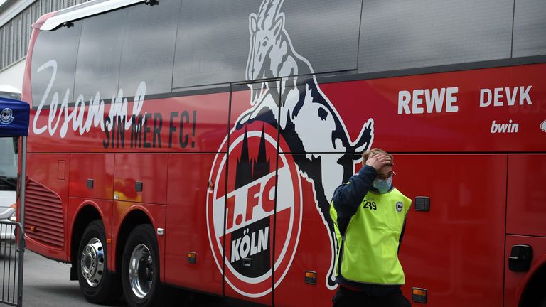 Der 1. FC Köln nimmt Stellung zum Vorfall im Mannschaftsbus. 
