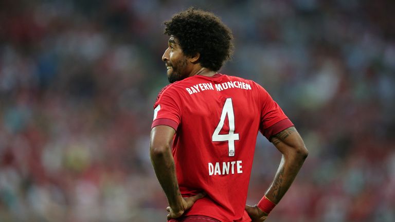 2012 verlässt Dante den Verein und wechselt für 4,7 Millionen Euro zum FC Bayern.