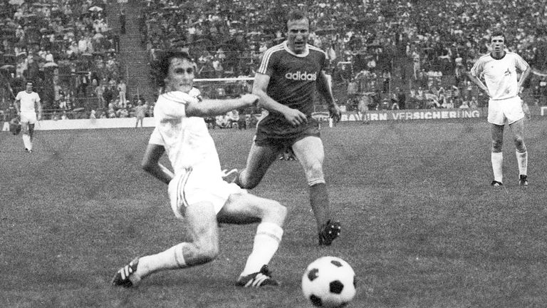 1. FC Köln: Dieter Müller (Saison 1976/1977) 34 Tore