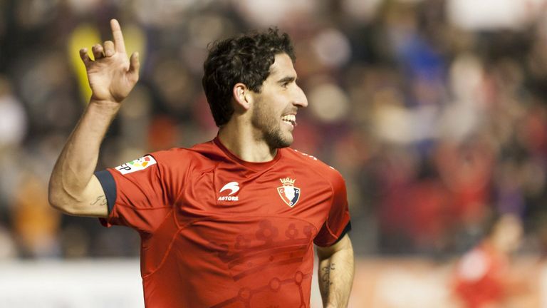 11.02.2012: CA Osasuna ist die erste Mannschaft die den FC Barcelona nach der Klub-WM besiegt. Die Katalanen verlieren mit 2:3.