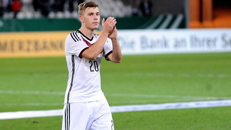 Platz 2: Max Meyer - 18 Jahre, sieben Monate und 25 Tage