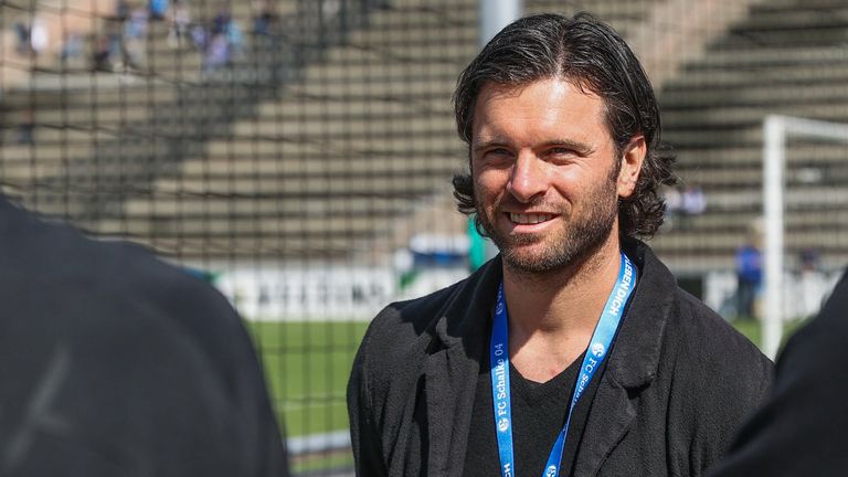 Tim Hoogland (Ex-S04-Spieler): 2:1