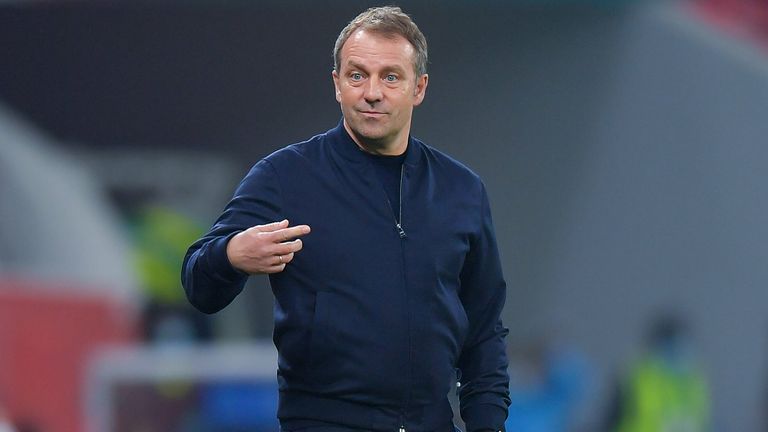 Des Weiteren bringt Bayern-Coach Hansi Flick noch ERIC MAXIM CHOUPO-MOTING, DOUGLAS COSTA und JAMAL MUSIALA in der 73. Spielminute in die Partie. ALLE OHNE BEWERTUNG.