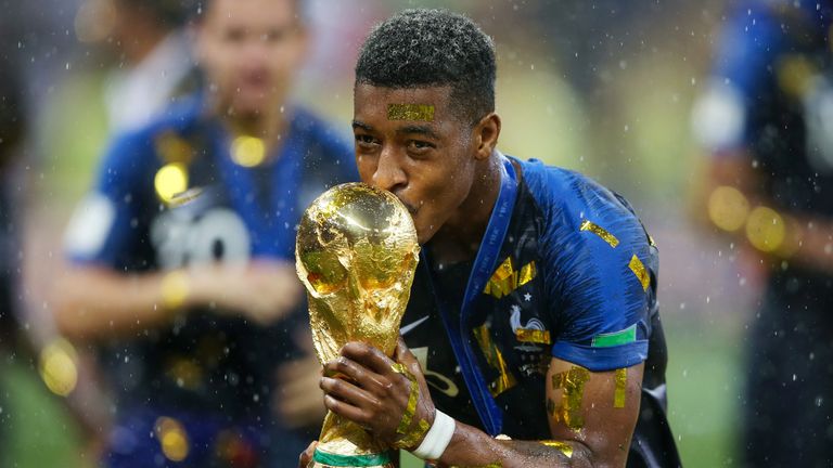 Presnel Kimpembe (Paris Saint-Germain) - Weltmeister 2018 mit Frankreich