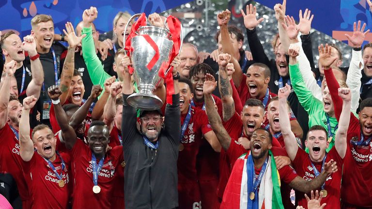 Platz 7: FC Liverpool, 45 Spiele, 24 Siege, 8 Remis, 13 Niederlagen, 81 Tore, 51 Gegentore, 80 Punkte