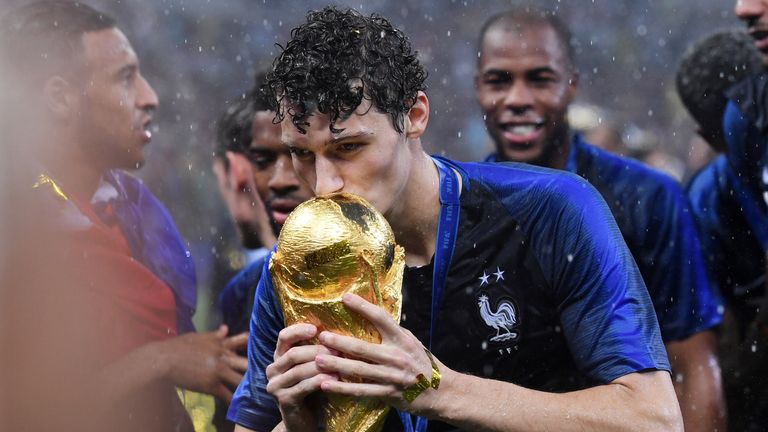 Benjamin Pavard (FC Bayern München) - Weltmeister 2018 mit Frankreich