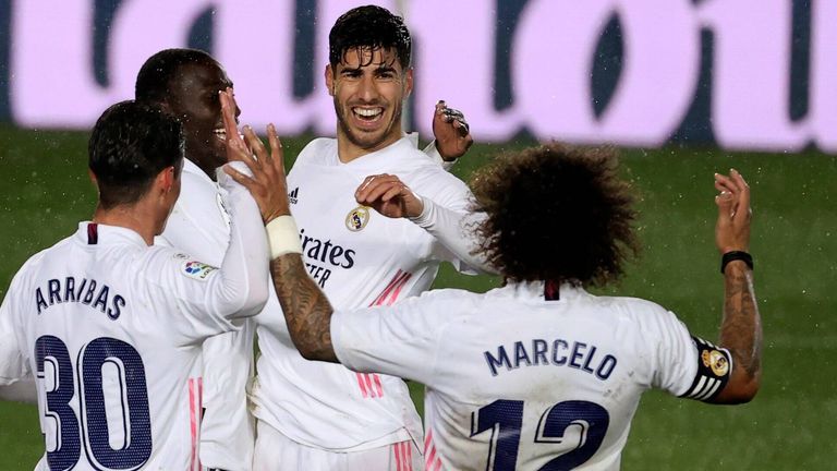 Real Madrid feiert einen Sieg im Nachholspiel gegen den FC Getafe. 