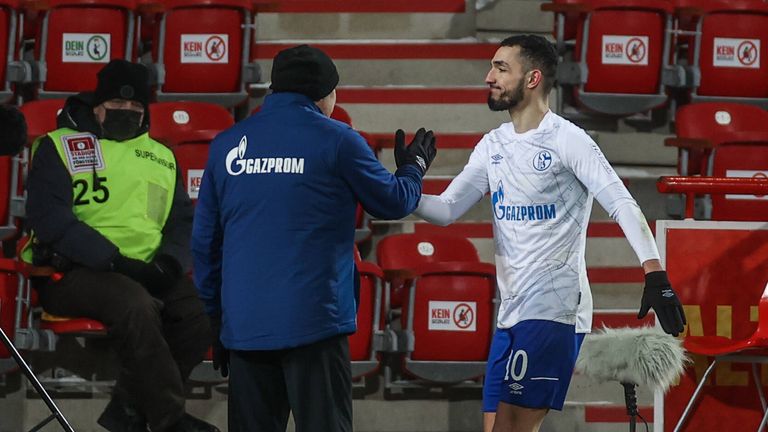 Bentaleb wird nach 64 Minuten ausgewechselt. 