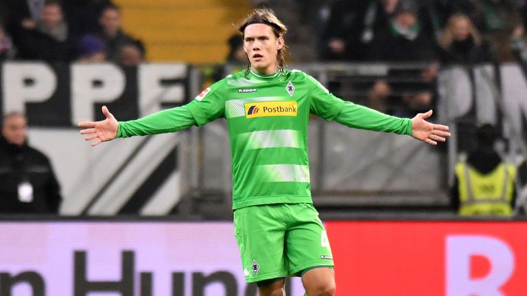 Jannik Vestergaard wechselt in der Saison 16/17  für 12,5 Millionen Euro von Werder Bremen zu Borussia Mönchengladbach. Der Innenverteidiger bestreitet 83 Partien für die Fohlen.