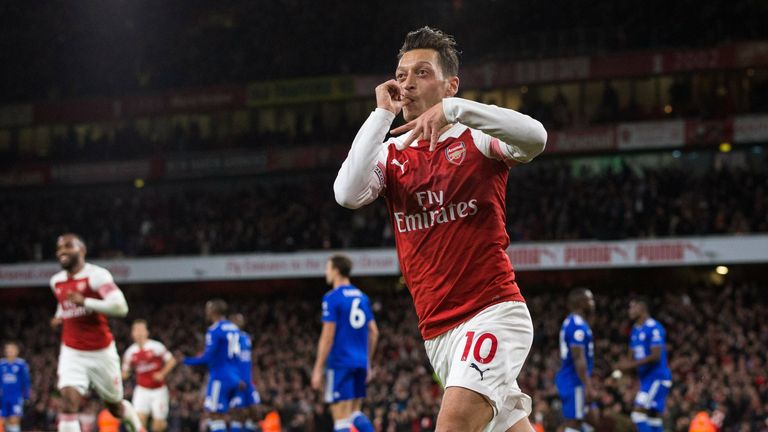 Platz 1: Mesut Özil (Arsenal); Tore: 33