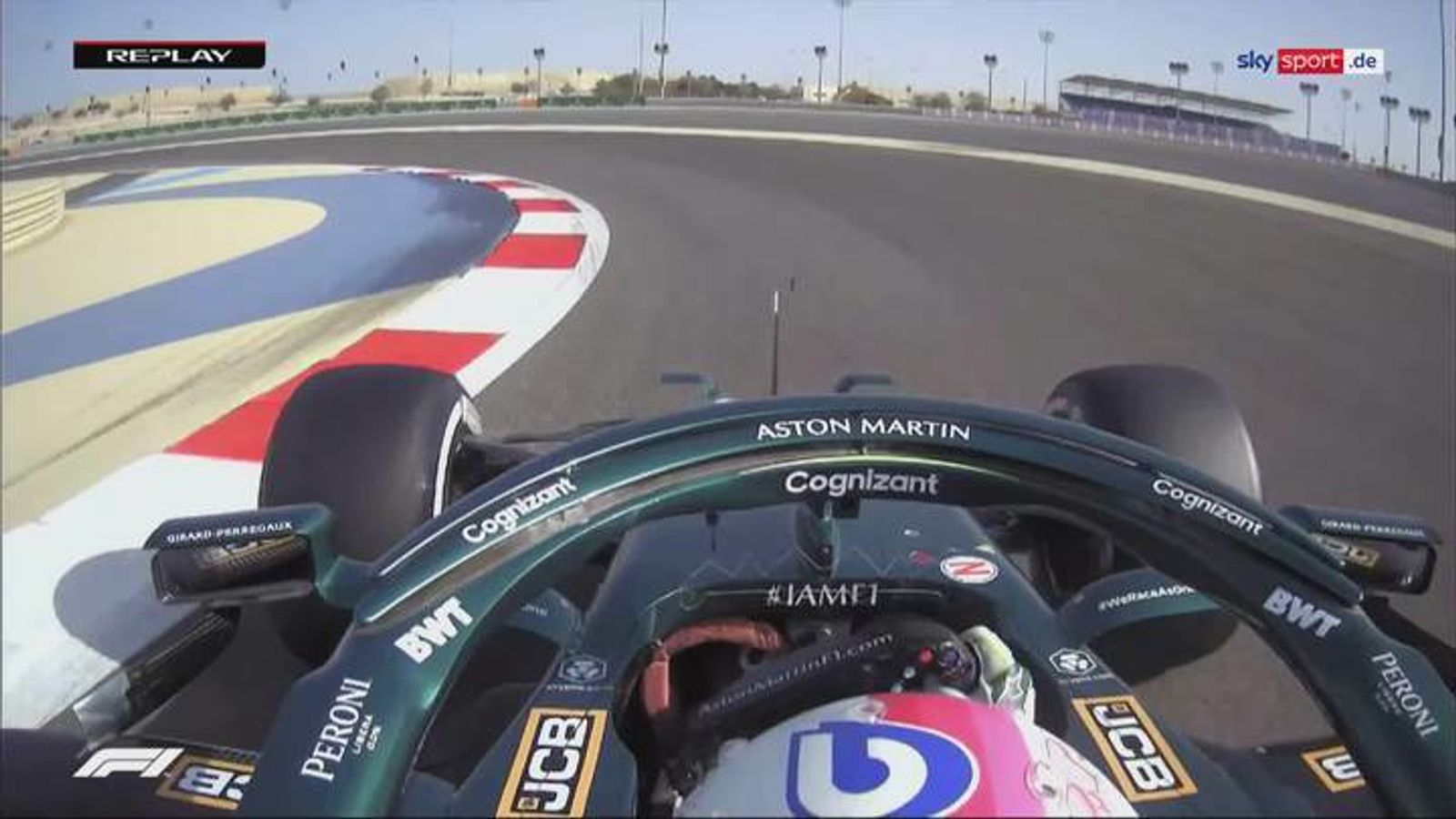 Formel 1 Video Sebastian Vettel wird von Teil am Kopf getroffen