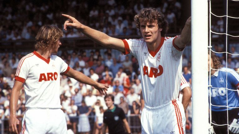 6: 1. FC Nürnberg. Saison 1983/84. 6 Siege, 2 Unentschieden und 26 Niederlagen. Tordifferenz: -47. 20 Punkte. Tabellenplatz 18. 