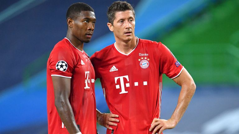 Robert Lewandowski (r.) und David Alaba werden wohl nicht zu ihren Nationalmannschaften reisen.