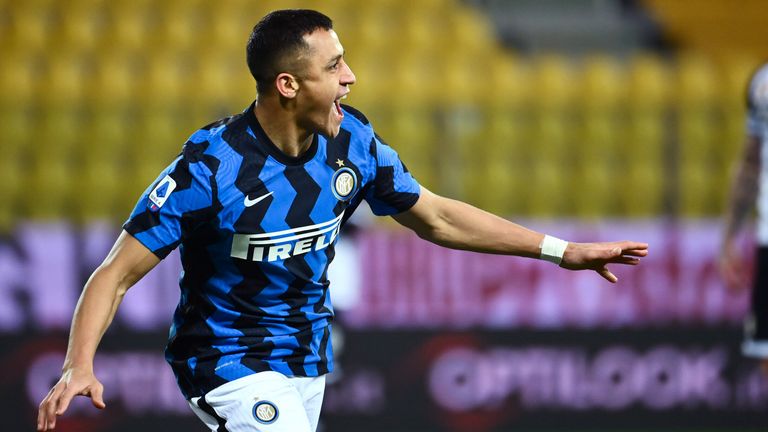 Alexis Sanchez schießt Inter zum Sieg gegen Udine. 