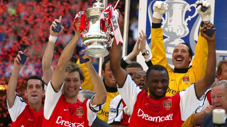 Arsenal: 13 Siege (März bis August 2002)