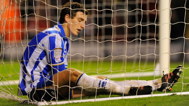 Brighton & Hove Albion: Lewis Dunk. Er spielte 2010 erstmals mit ihnen in der dritten Liga und stieg direkt auf. Er erlebte die drei höchsten englischen Spielklassen mit dem Verein.