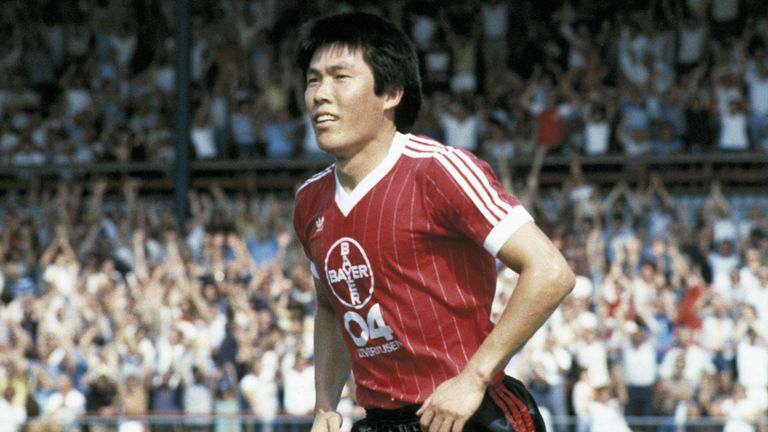 SÜDKOREA: Cha Bum-kun (Darmstadt 98, Eintracht Frankfurt, Bayer Leverkusen) 308 Spiele