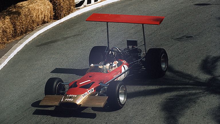 1969: Graham Hill mit dem Lotus 49B im Training zum GP von Monaco.