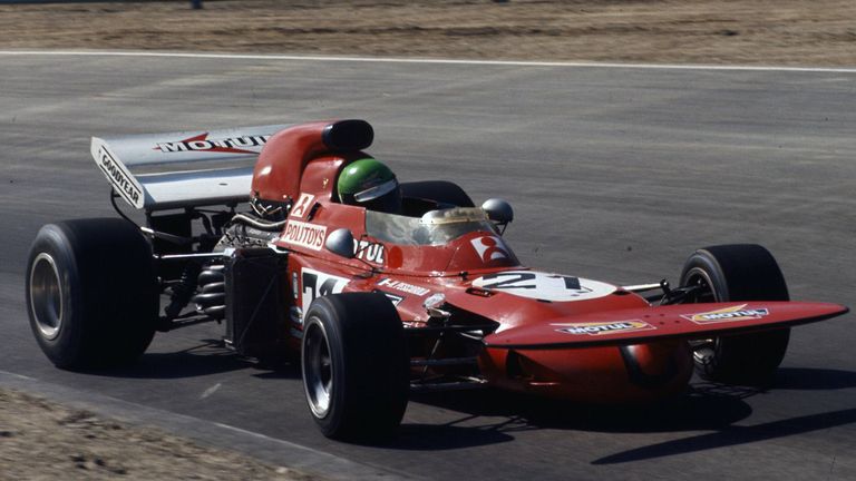 1971: Der March 711 Henri Pescarolo hat vorne eine Art Tablett