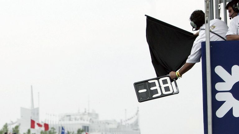 Schwarze Flagge in der Formel 1: Disqualifikation