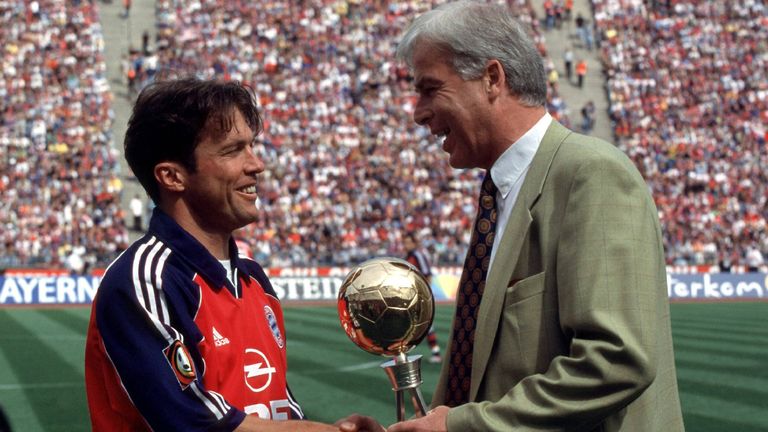 Im selben Jahr wird er zum zweiten mal zu Deutschlands Fußballer des Jahres gekürt.