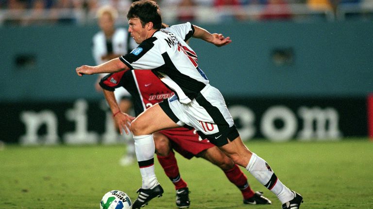 Dort ist er von März bis September bei den New York Metro Stars aktiv, und absolvierte insgesamt 23 Spiele in der MLS.