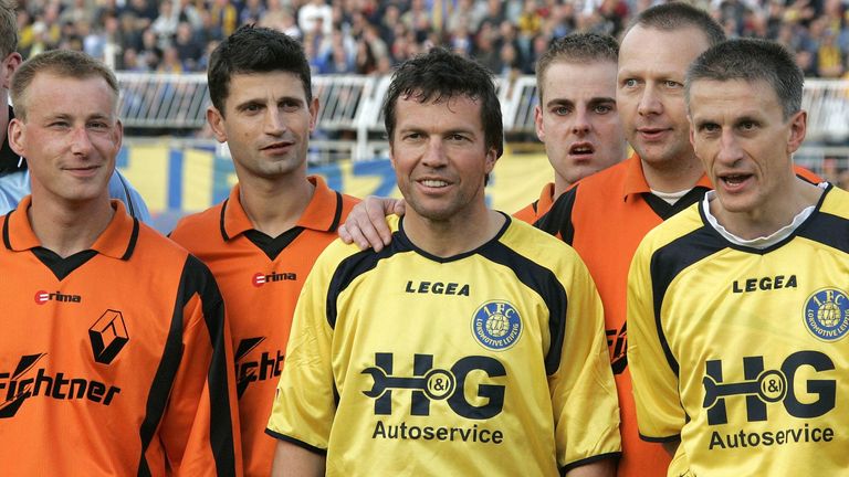 Am 13. Mai 2005 ein Spiel für Lokomotive Leipzig im Stadtpokal-Halbfinale und am 13. Mai 2018 Punktspiel für Jugendverein 1. FC Herzogenaurach (Auswechslung nach 50 Minuten beim 3:0-Sieg gegen SpVgg Hüttenbach-Simmelsdorf) 