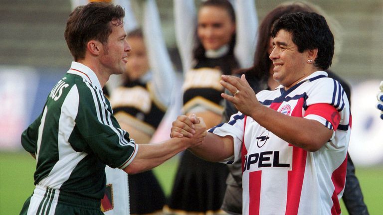 Am 26. Mai 2000 gibt es im Olympiastadion in München das Abschiedsspiel für Matthäus. Unter anderem mit dem Argentinier Diego Maradonna.