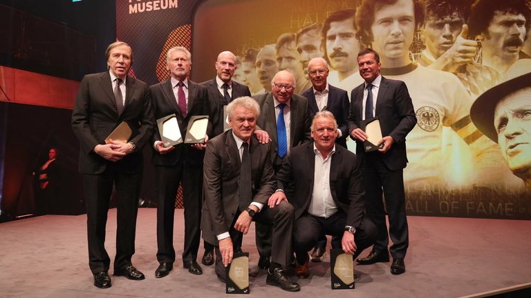 2018 wird er in die erste Elf der ''Hall of Fame des deutschen Fußballs'',im deutschen Fußballmuseum aufgenommen.