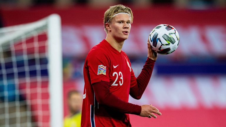 Erling Haaland und seine Teamkollegen setzen vor dem Länderspiel gegen Gibraltar ein Zeichen der Solidarität.