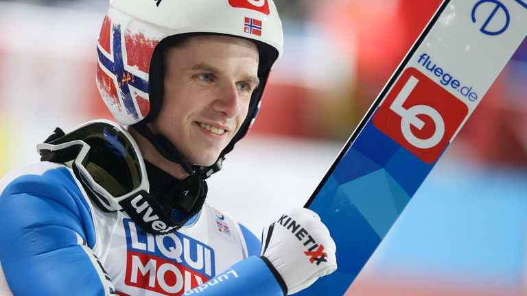 Den Gesamtweltcupsieg kann ihm keiner mehr nehmen: Halvor Egner Granerud. Besondere Umstände ermöglichen seinen Erfolg frühzeitig.