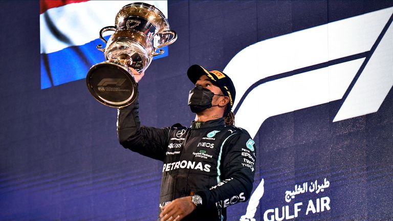 Lewis Hamilton holte sich in einem spannenden Finale den Sieg von Bahrain und fand dadurch Beachtung in der internationalen Presse.