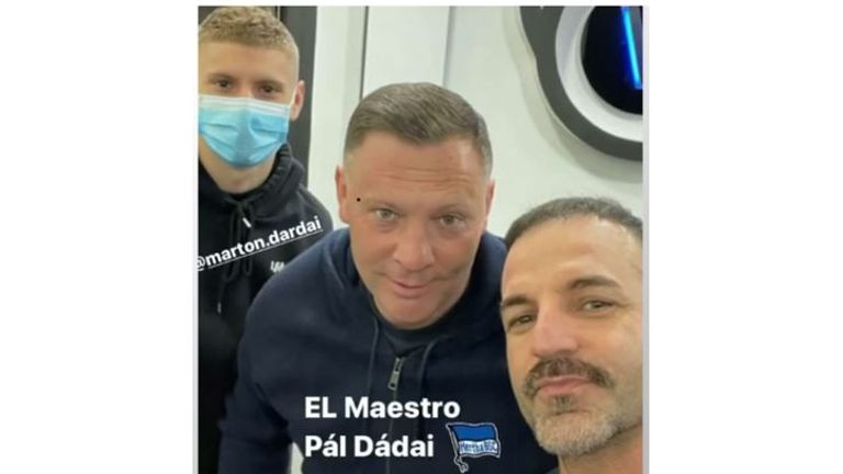 Pal Dardai zeigt sich nach dem Friseur-Besuch ohne Maske. (Bildquelle: Instagram @marton.dardai).