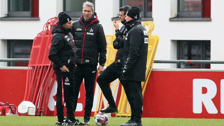 Der 1. FC Köln muss mit dem Training aussetzen.
