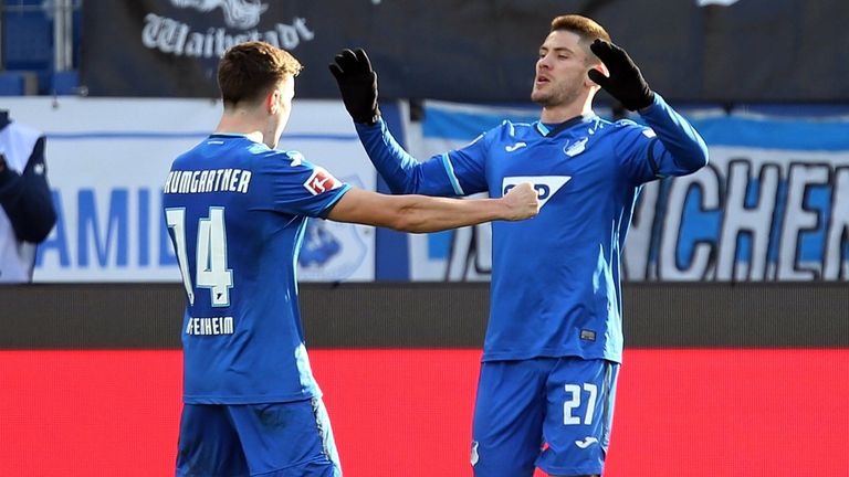 Andrej Kramaric (r.) trifft bei Hoffenheims Heimsieg. 