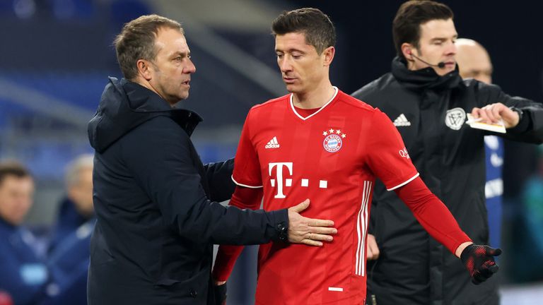Hansi Flick und der FC Bayern möchten gegen Leipzig mit Robert Lewandowski spielen.
