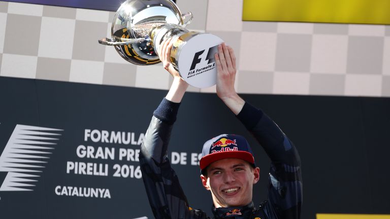 Jüngster GP-Sieger: Max Verstappen (Red Bull). Er gewann im Alter von 18 Jahren, sieben Monaten und 16 Tagen den Großen Preis von Spanien 2016. Auch in dieser Kategorie ist er der Jüngste jemals.