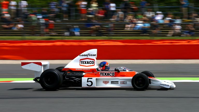 1975: Der McLaren mit einer ausgeprägten Flosse.