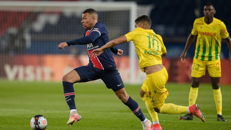 Kylian Mbappe verliert mit Paris Saint-Germain gegen den FC Nantes.