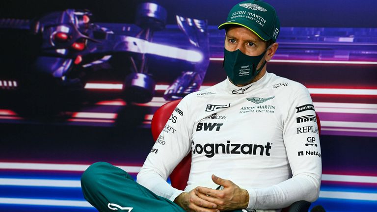 Sebastian Vettel lernt sein neues Auto kennen.